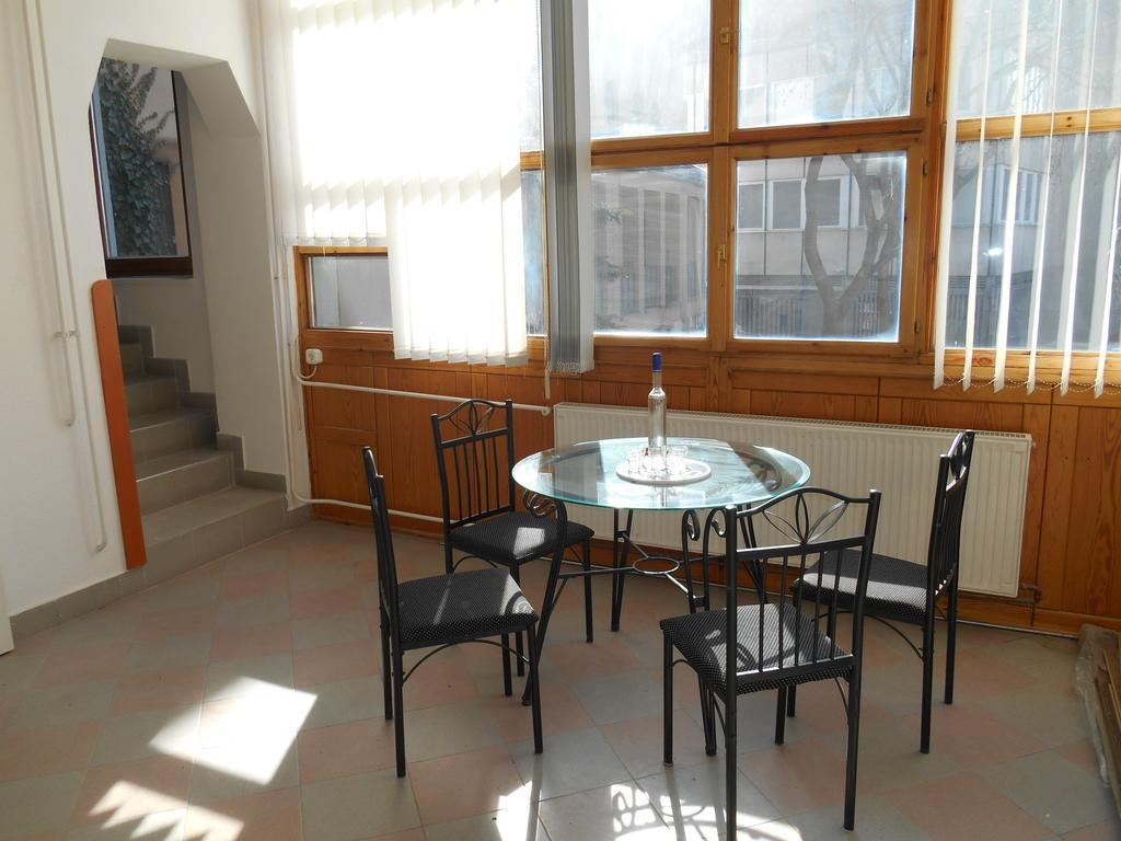 Appartamento Akos Apartman Eger Esterno foto