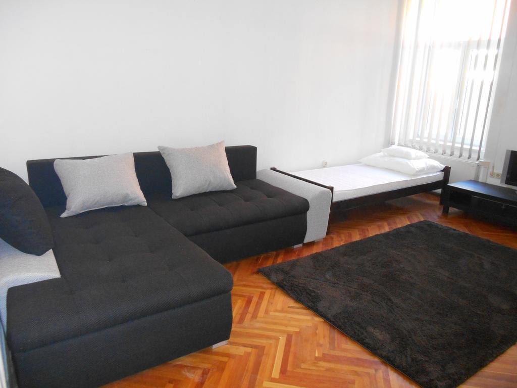 Appartamento Akos Apartman Eger Esterno foto