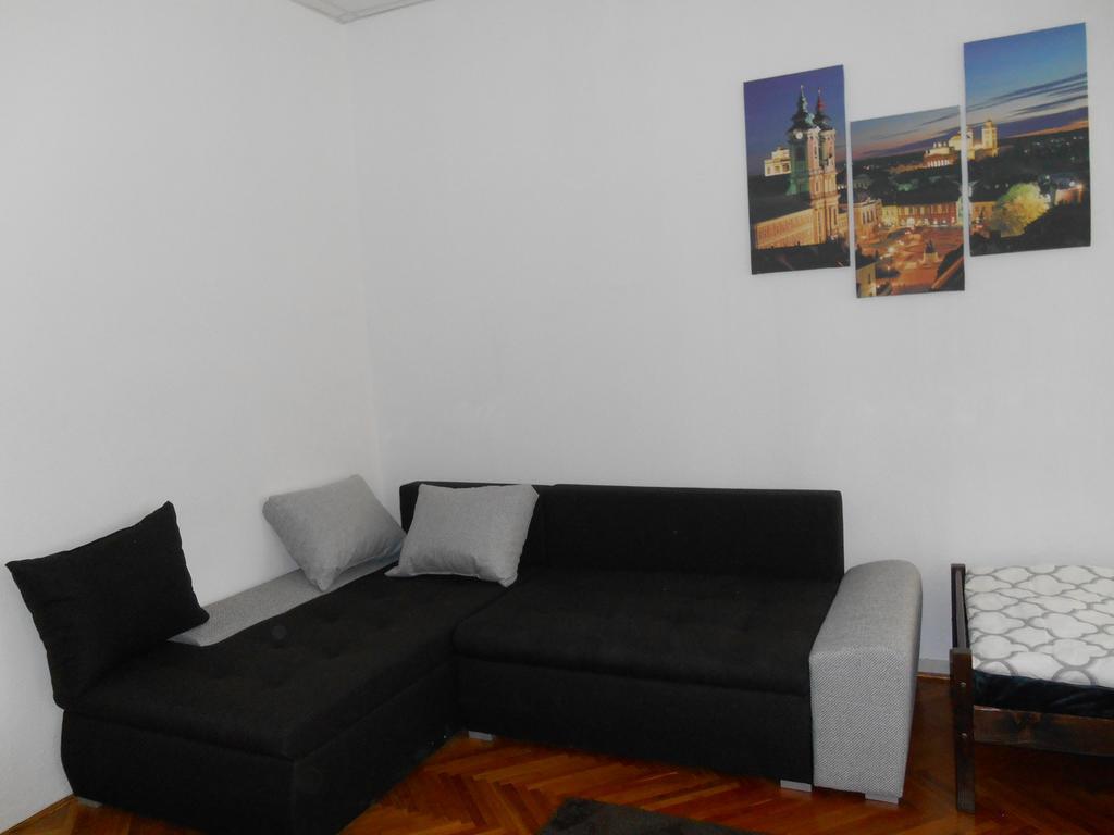 Appartamento Akos Apartman Eger Esterno foto