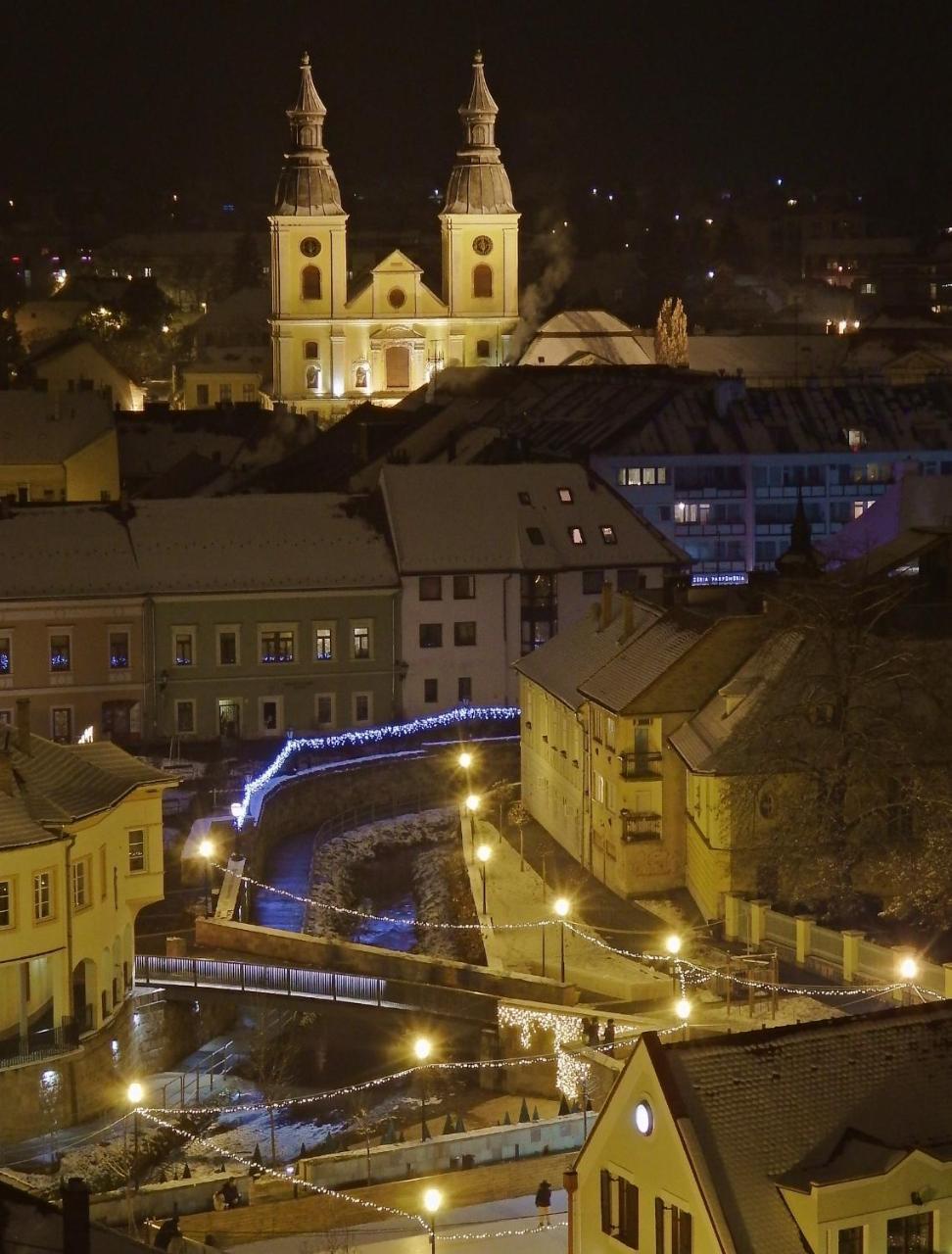 Appartamento Akos Apartman Eger Esterno foto